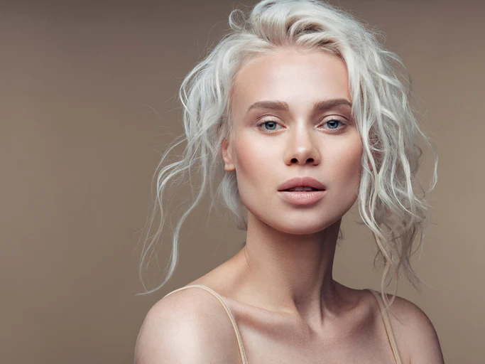 Champagne blonde hair evesham - iconic hairdressing